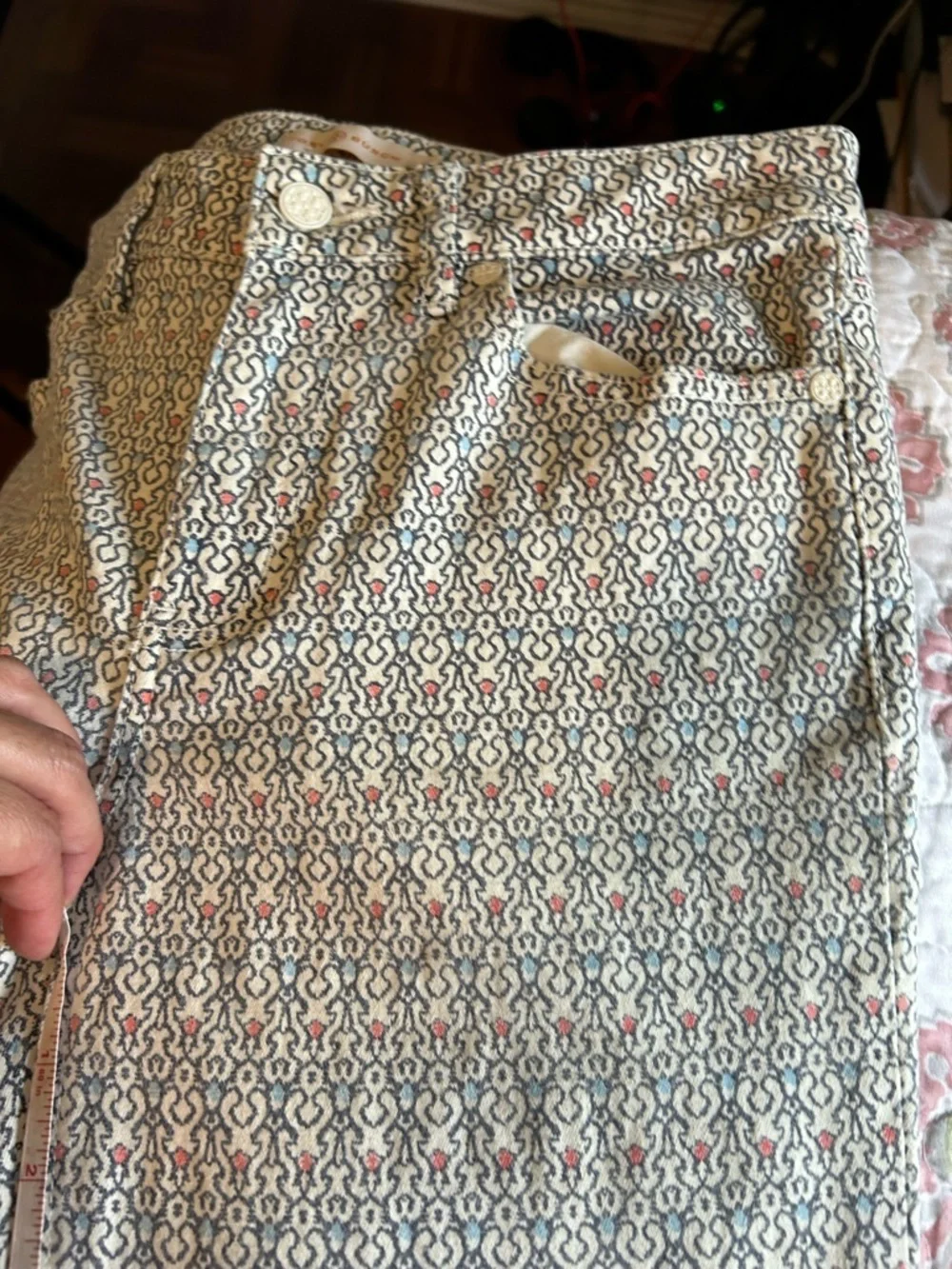 Tory Burch EUC Ivory arabesque print ombré jeans Size 26